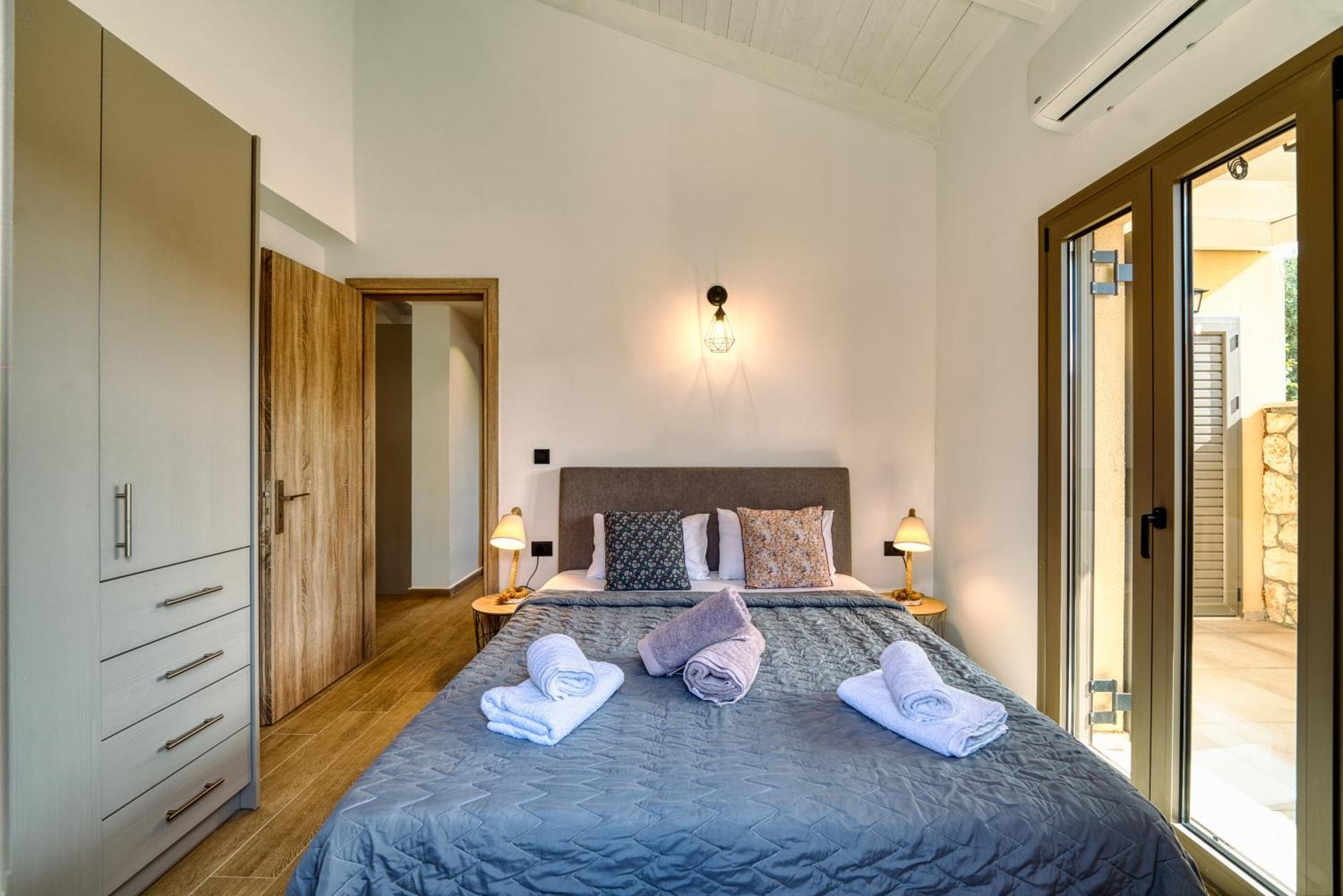 Astarte Villas - Astra Private Villas With Pool Vasilikí Kültér fotó